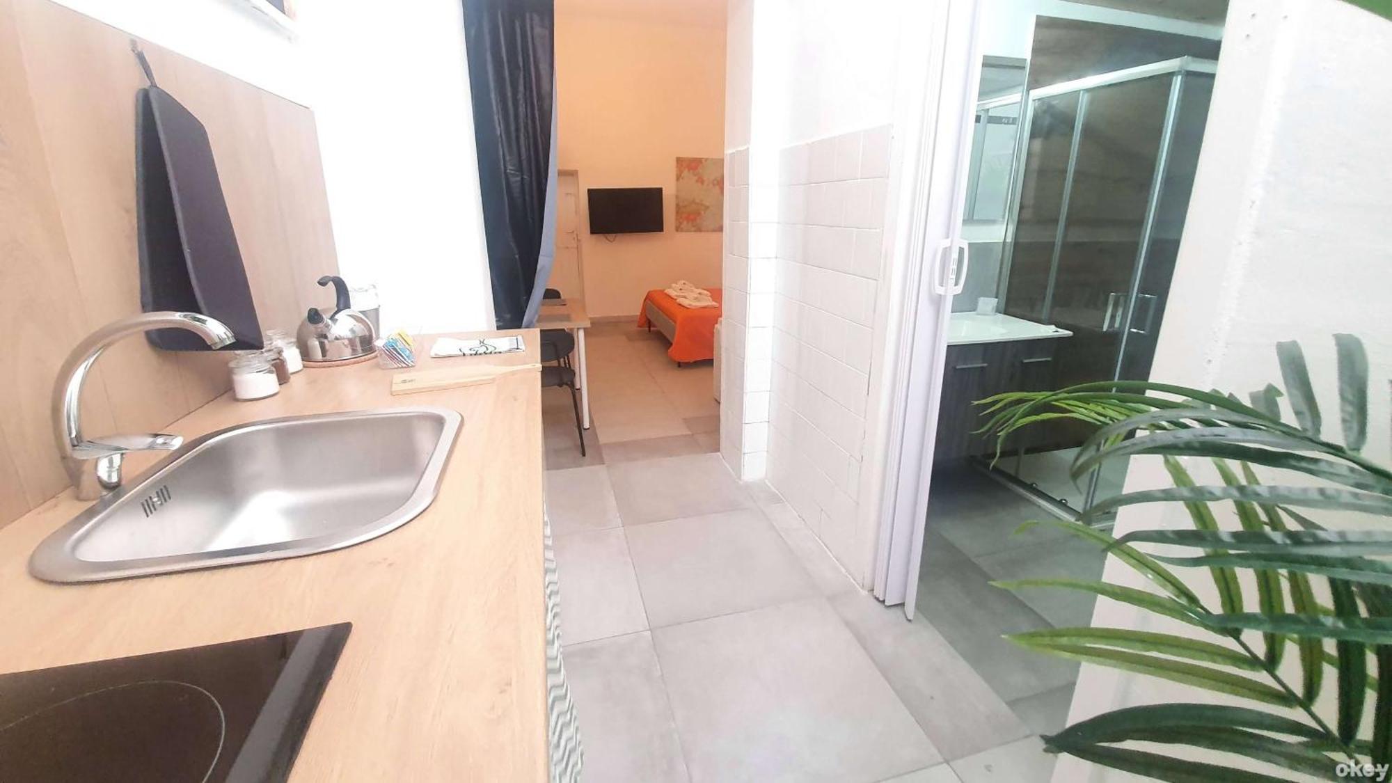 Suite Adriatica Hottube And Sauna Бари Экстерьер фото