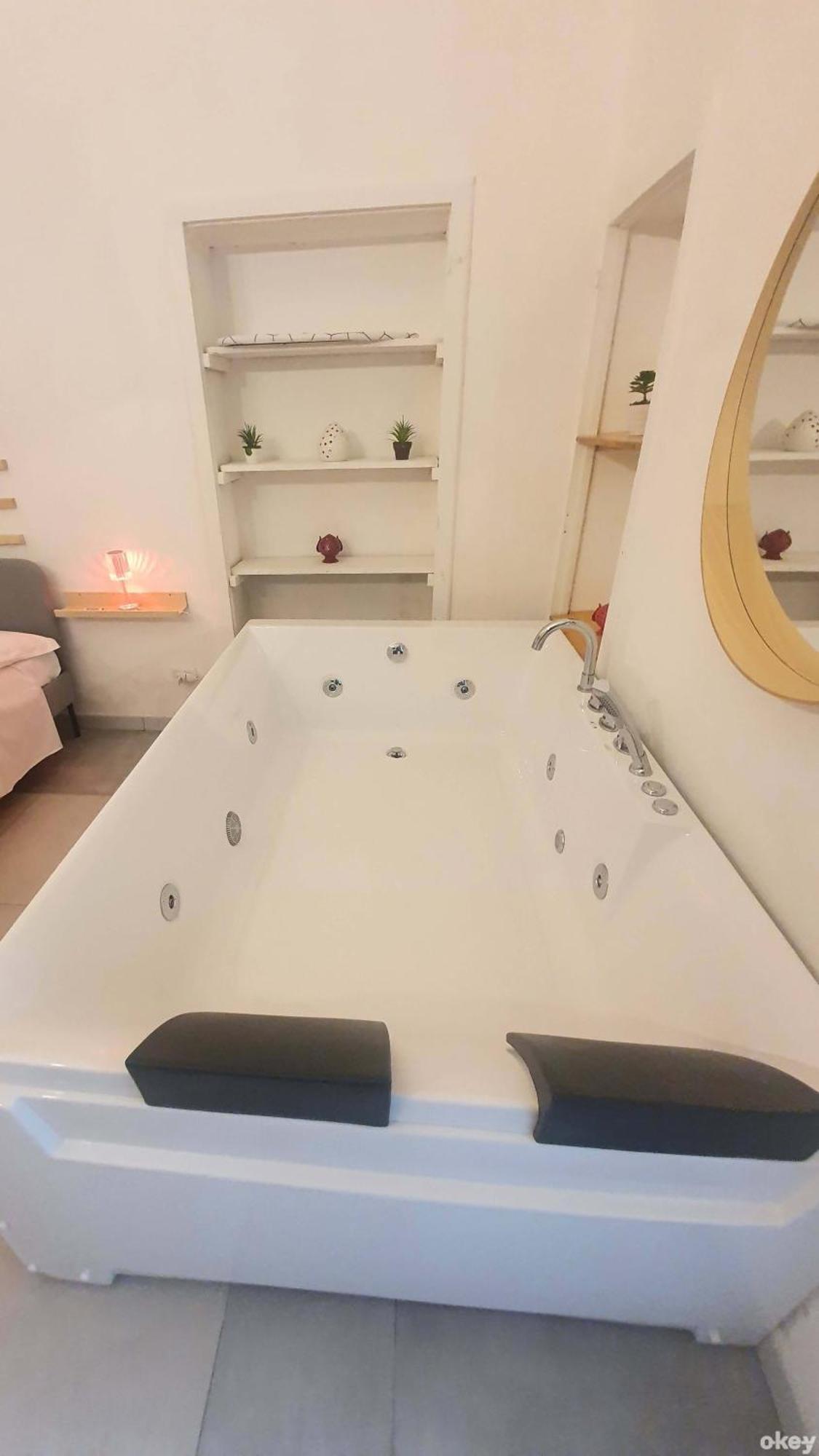 Suite Adriatica Hottube And Sauna Бари Экстерьер фото